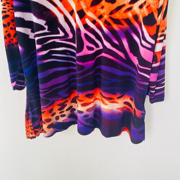 Susan Graver Liquid Knit size 1X V Neck abstract animal print colorful pullover - Picture 4 of 9